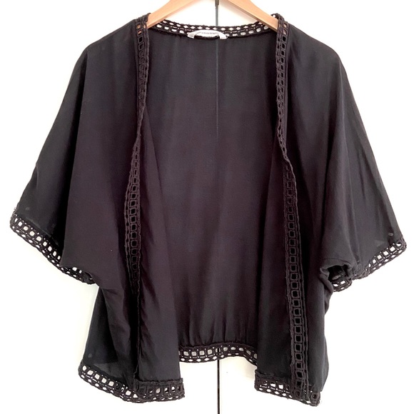 American Eagle Outfitters Jackets & Blazers - American Eagle Kimono w Lace Eyelet Trim